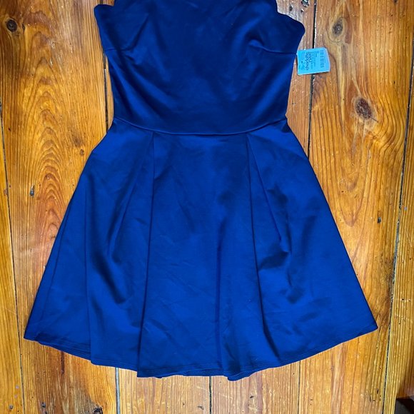 Charlotte Russe Women's Navy Blue Scalloped Skater Dress Size M - Picture 4 of 14